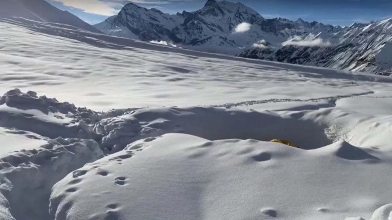 Imagem da notícia: Duas pessoas morrem em avalanche no Nepal Imagem da notícia: Duas pessoas morrem em avalanche no Nepal