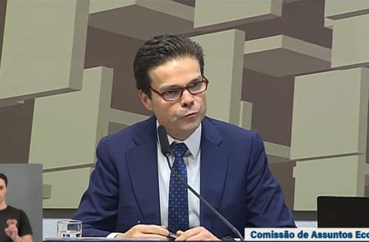Nilton David: próximo movimento seja de corte. A questão é apenas quando.” | Agência Senado / YouTube / Reprodução
