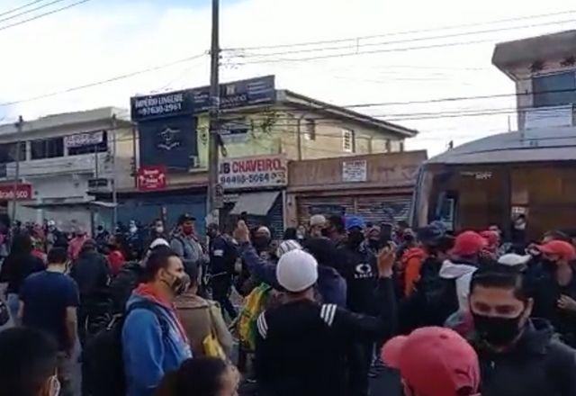 No Grajaú, zona sul de São Paulo, milhares de passageiros ficaram sem transporte | SBT