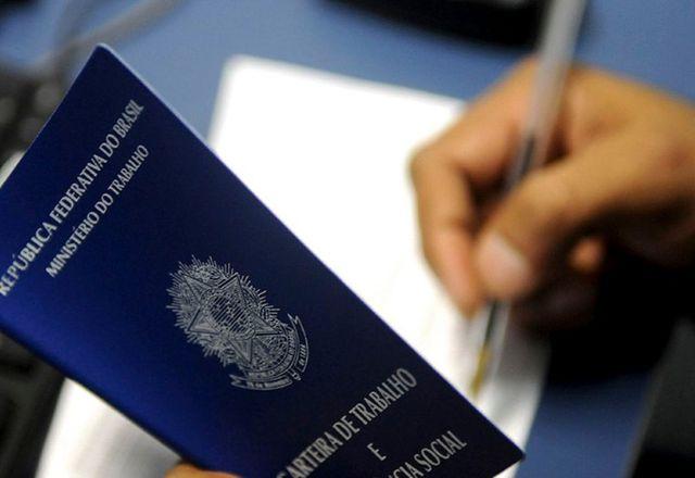 No total, foram notificados 35,8 milhões de funcionários com carteira assinada no trimestre termino em junho | Agência Brasil