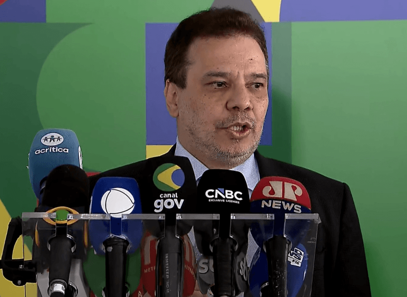 "Decisão de elevar ao status de ação de Estado o combate ao crime organizado", diz ministro da Justiça após reunião