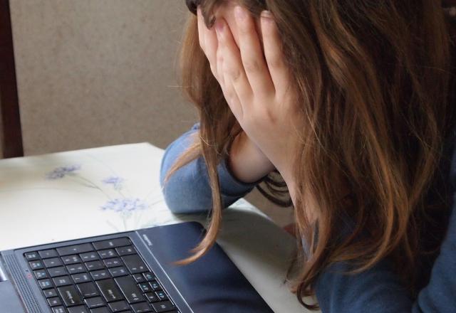 Câmara deve votar regras mais duras para proteger crianças na internet; entenda o que diz projeto de lei