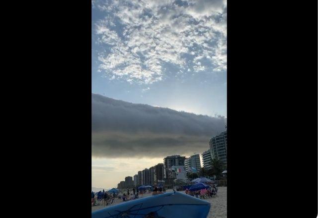 Núvem em formato de role no Rio de Janeiro