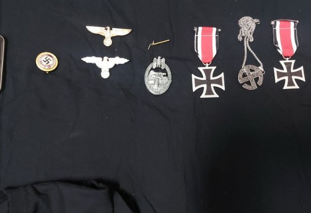 Homem é preso em flagrante com objetos nazistas em BH