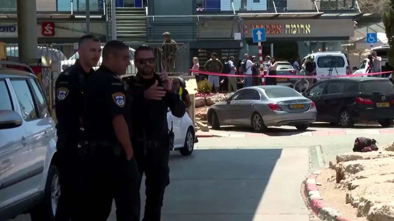 Imagem da notícia: Ataque a tiros mata um e deixa cinco feridos em Israel Imagem da notícia: Ataque a tiros mata um e deixa cinco feridos em Israel