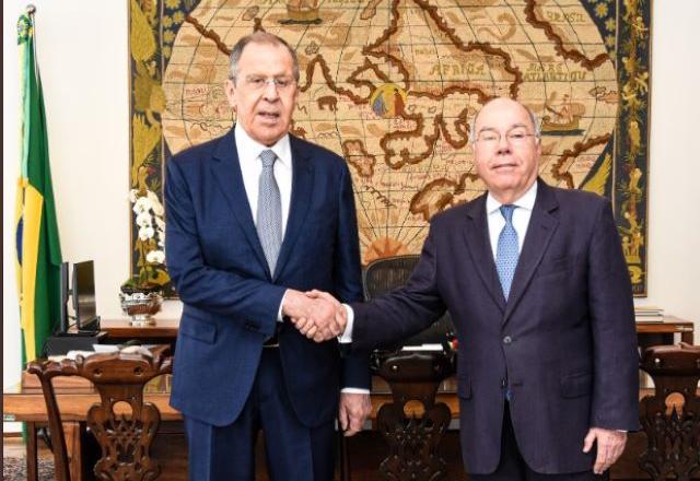 O ministro das Relações Exteriores da Rússia, Sergey Lavrov e o chanceler brasileiro, Mauro Vieira no Itamaraty, em Brasília