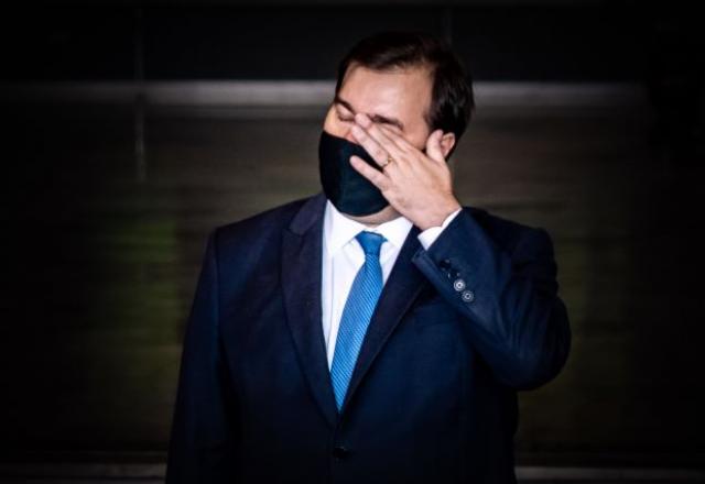 Apoio a Baleia Rossi para presidente da Câmara ameaça rachar bloco de Maia