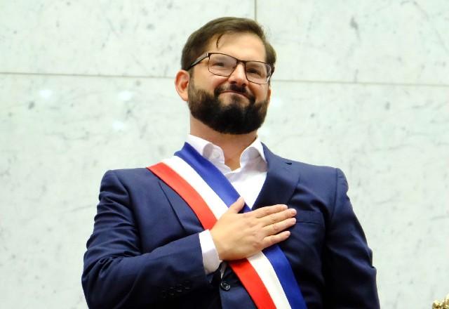 O presidente do Chile, Gabriel Boric, com a faixa de presidente