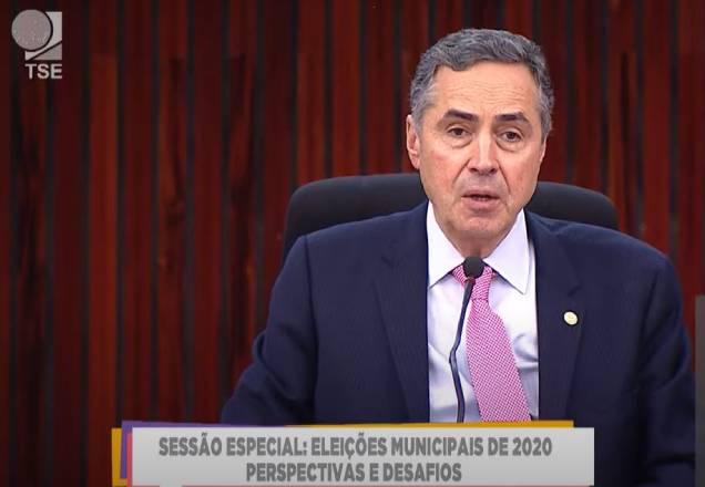 Barroso contradiz estudo do TSE e diz que circulação de fake news é mínima em 2020