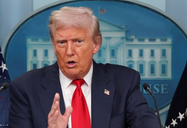 Trump diz que Ucrânia e Rússia terão que trocar territórios pela paz
