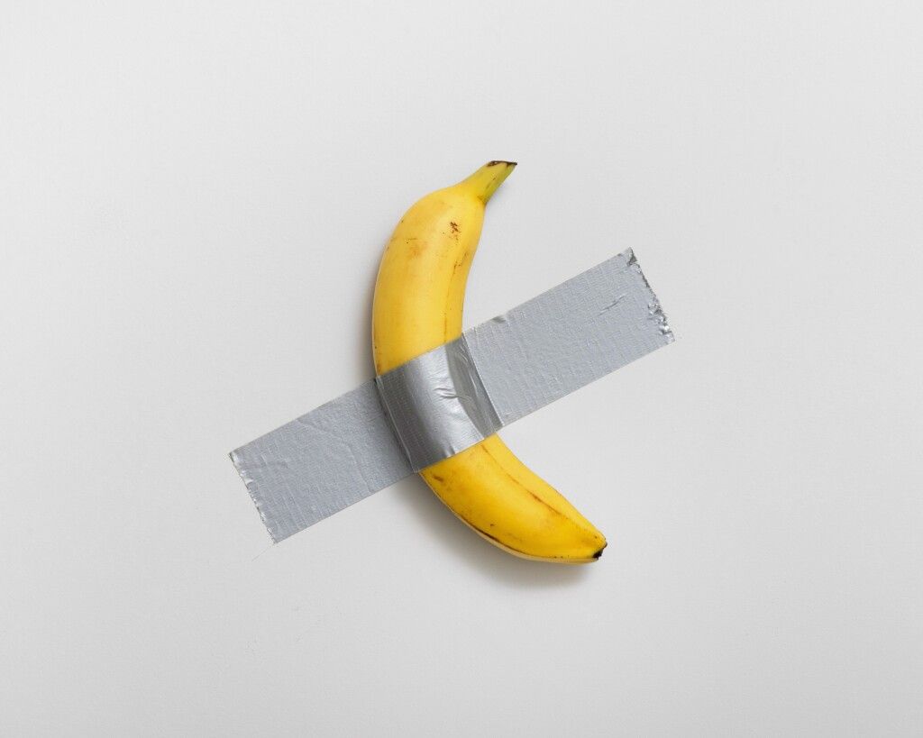 Obra Comedian, do artista italiano Maurizio Cattelan | Divulgação/Sothebys