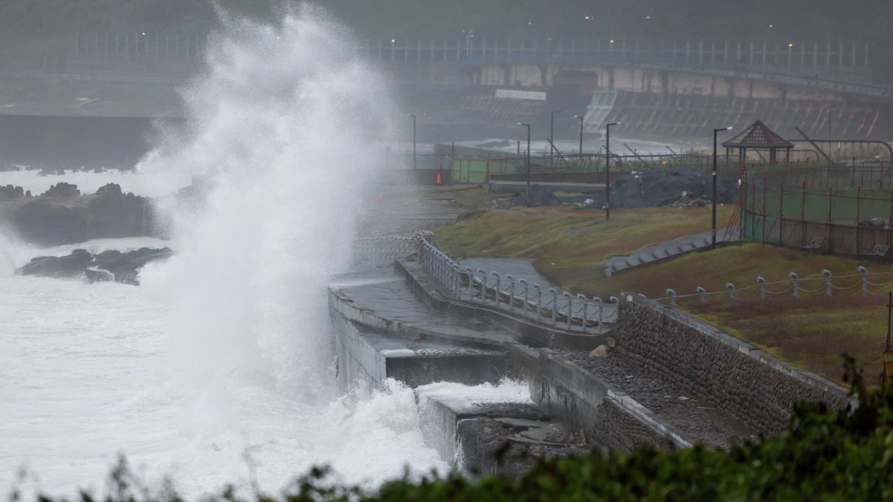 Taiwan tem quase mil voos cancelados por risco de tufão