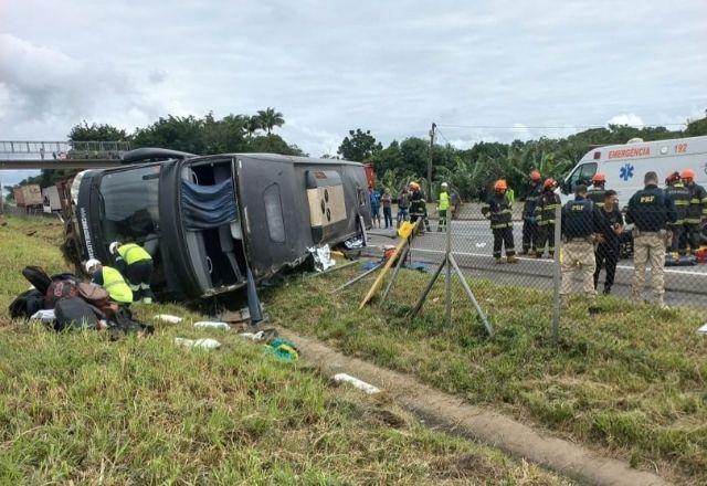 Ônibus da dupla Conrado & Aleksandro se envolveu em acidente