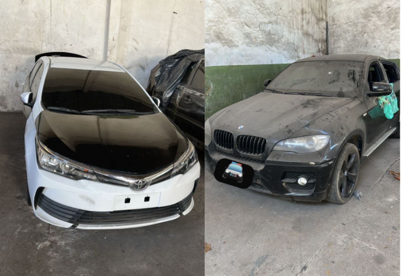 Agentes encontraram três veículos Toyota Corolla, um deles já sendo preparado para se transformar em uma viatura - PCERJ / Reprodução