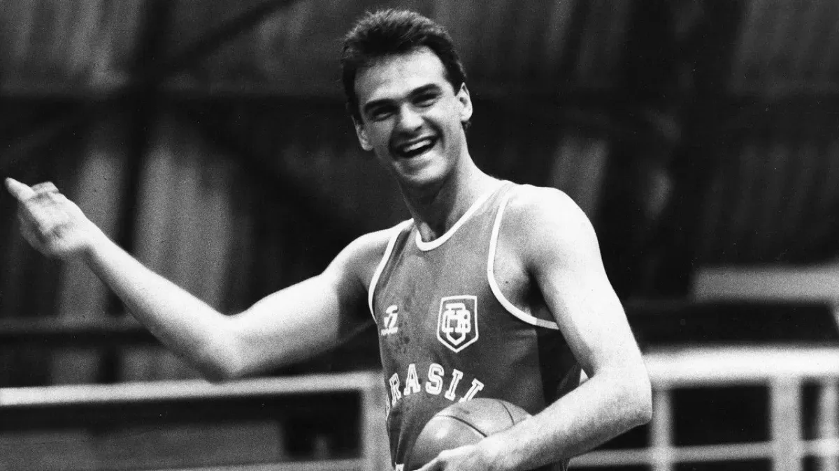 Oscar Schmidt sonhava ser presidente, disputou o Senado e foi secretário de Esportes de SP Oscar Schmidt sonhava ser presidente, disputou o Senado e foi secretário de Esportes de SP