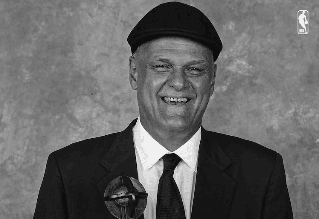 NBA exalta Oscar Schimdt e cita recusa do brasileiro em jogar nos EUA
