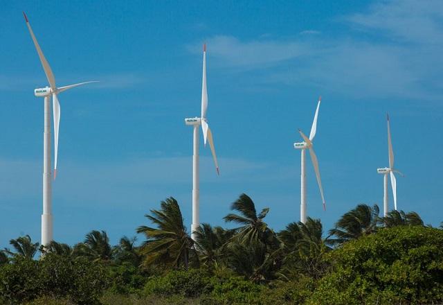 Hélices giram para produzir energia eólica (Divulgação/Ari Versiani/PAC)