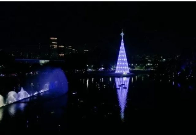 Árvore de Natal do Parque Ibirapuera de 2023 | Foto: Urbia Parques/Divulgação