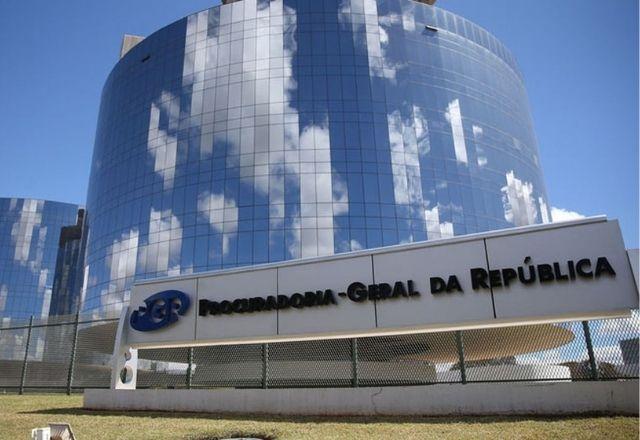 PDT aciona PGR contra sigilo de dados de encontro entre Bolsonaro e pastores