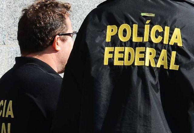 Servidores suspeitos de praticar corrupção na ANTT são alvos da PF Servidores suspeitos de praticar corrupção na ANTT são alvos da PF