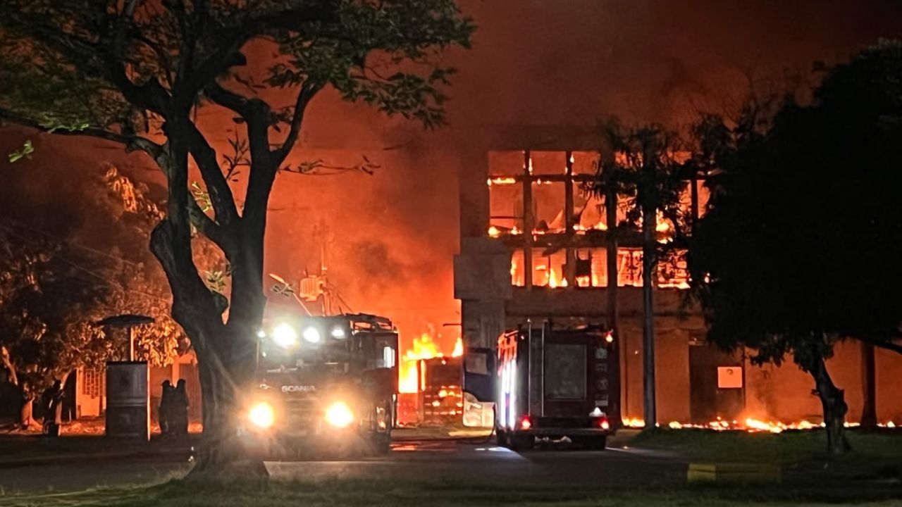 PF investiga incêndio em prédio da UFPE, o 3º em uma semana