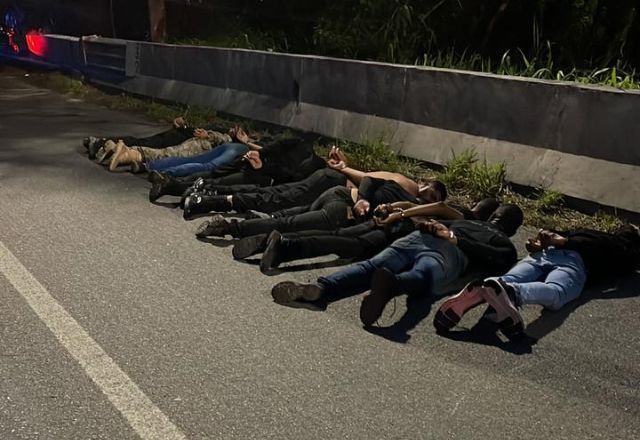 PRF entra em confronto com milicianos no RJ; 6 suspeitos ficaram feridos e 15 foram presos