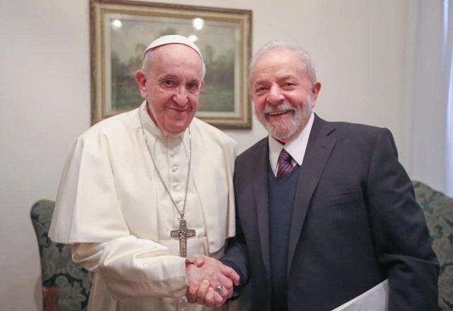 Lula cumprimento papa Francisco em encontro em fevereiro de 2020 (Ricardo Stuckert/PR)