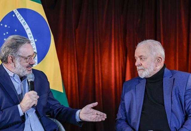 Presidente da República, Luiz Inácio Lula da Silva e o Secretário-executivo, Márcio Fernando Elias Rosa, durante a transmissão do programa Conversa com o Presidente (Ricardo Stuckert/PR)