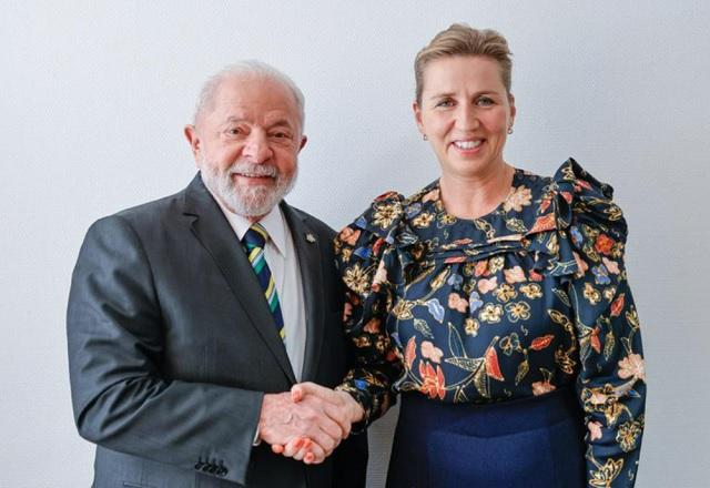 Lula cumprimentando Mette Frederiksen (Ricardo Stuckert/PR)