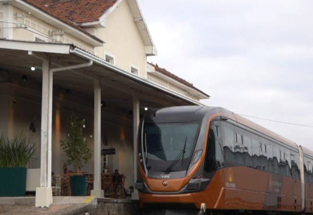 Paisagens, cultura e vinho; conheça o passeio turístico Trem Pampa