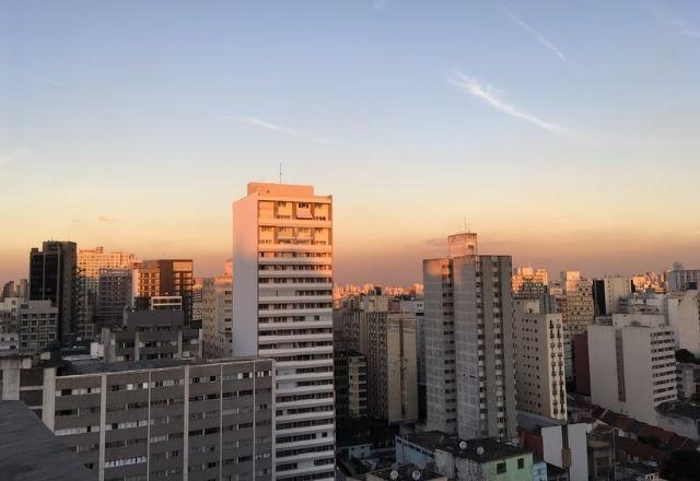 Pancadas de chuva devem acontecer a qualquer hora e o risco de temporal é considerado alto em SP, MG, GO, RJ e MS | Unsplash