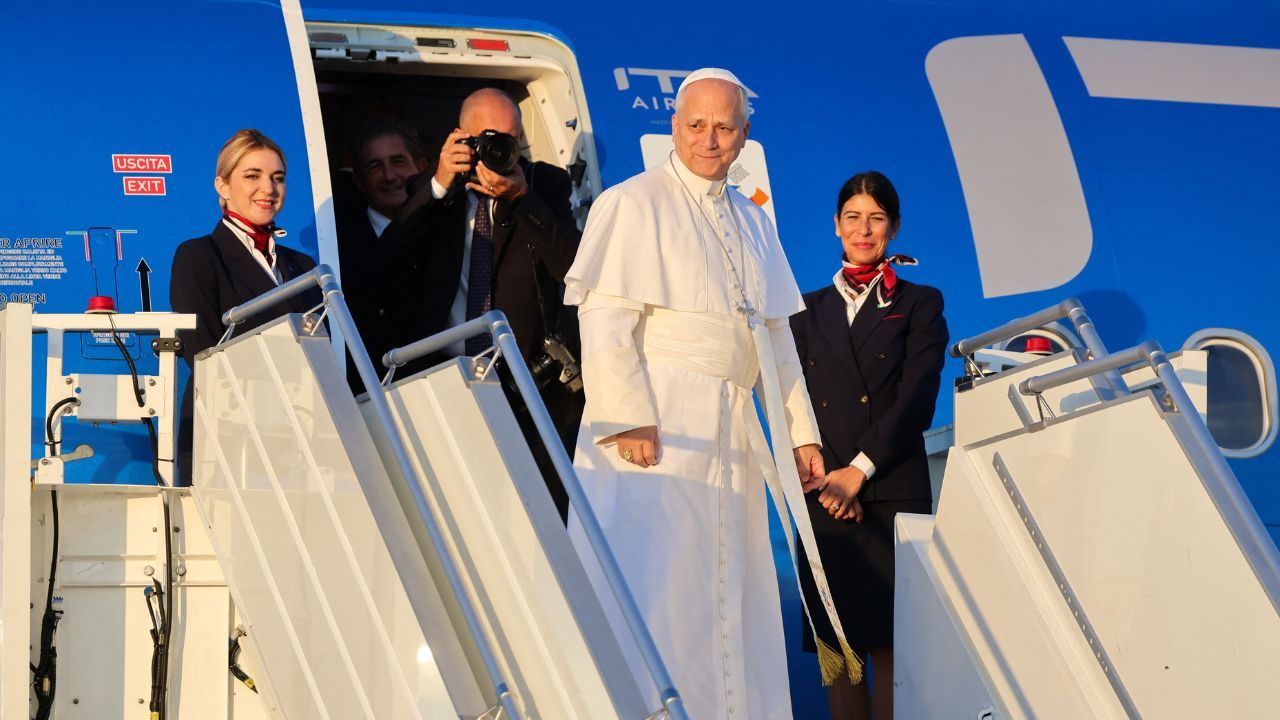 Papa Leão parte para viagem à França. | REUTERS/Yara Nardi