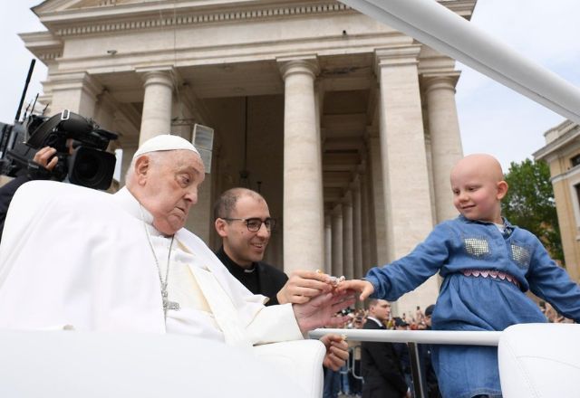Papa Francisco agradeceu a enfermeiro antes de morrer: "Obrigado por me trazer de volta à Praça"