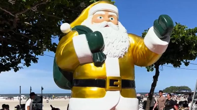 Papai Noel verde e amarelo em Balneário Camboriú (SC) provoca polêmica | Reprodução
