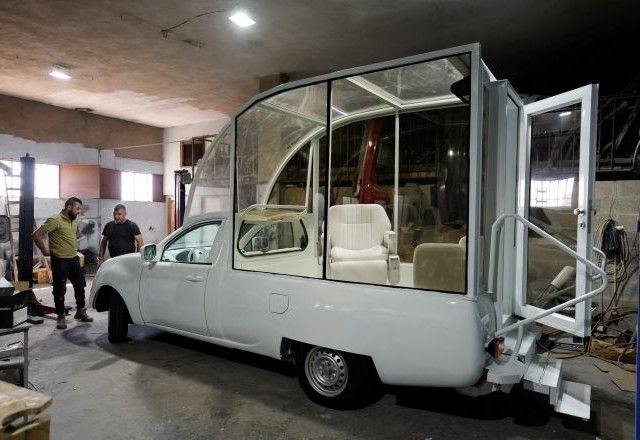 Papa Francisco: Papamóvel Vira Clínica Móvel para Crianças de Gaza!