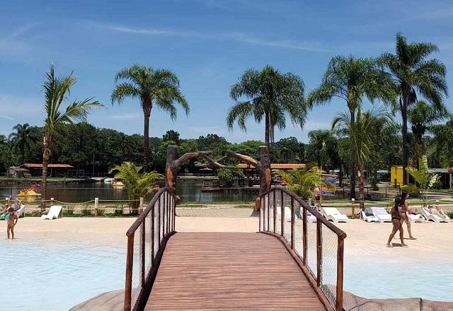 Menina autista de 7 anos morre afogada em parque aquático na Grande São Paulo Menina autista de 7 anos morre afogada em parque aquático na Grande São Paulo