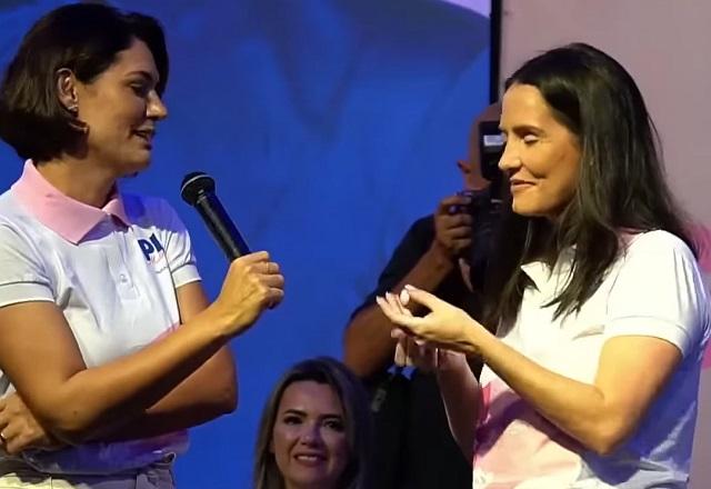 Deputada federal entregando prótese ocular para Michelle Bolsonaro (Reprodução/Partido Liberal)
