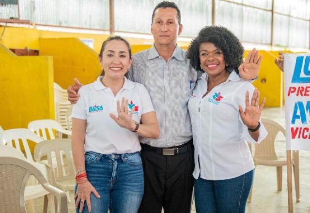 Pedro Briones e colegas