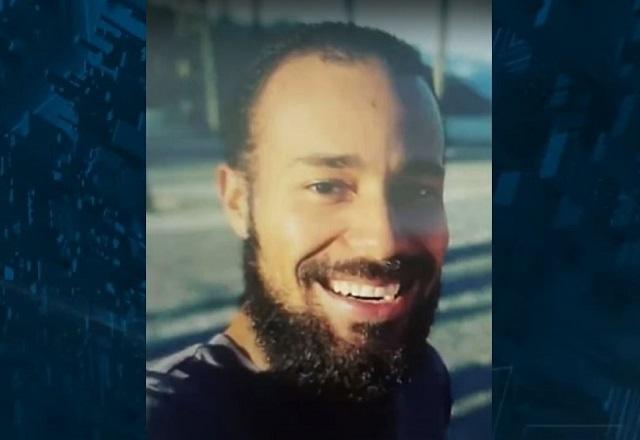 Mãe de assassino de dubladora é procurada pela polícia