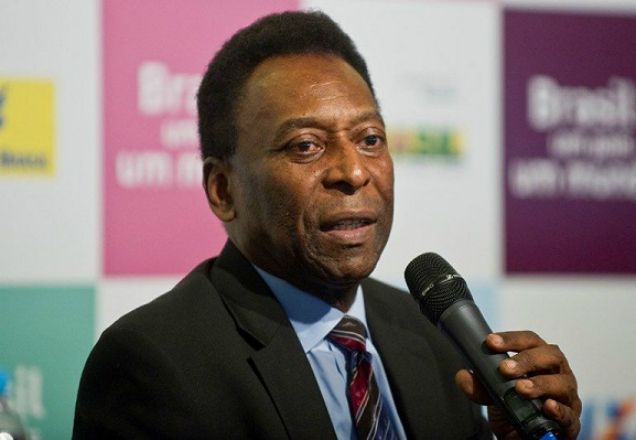 Pelé recebe alta e deixa hospital em Paris Pelé recebe alta e deixa hospital em Paris