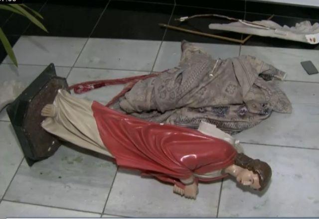 Pelo menos quatro homens cometeram o ato de destruição em igreja da Grande São Paulo | SBT