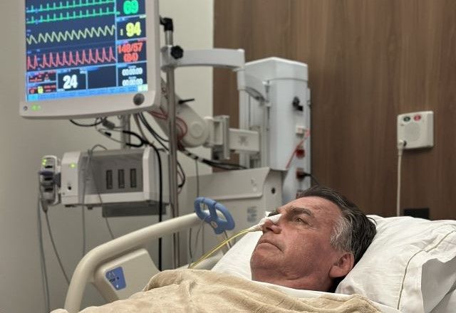 "Permaneço concentrado no processo de recuperação, que pelo que entendo foi procedimento mais invasivo que aconteceu", disse Bolsonaro em postagem nas redes sociais | Reprodução/X/Twitter