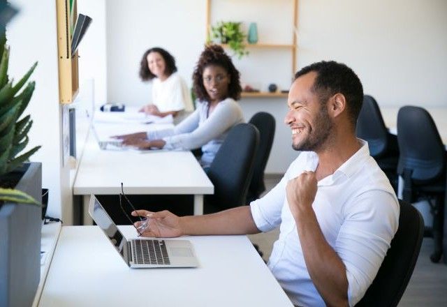 Pesquisa Datafolha mediu percepção de brasileiros sobre diferenças entre empreender e ter emprego tradicional | Freepik