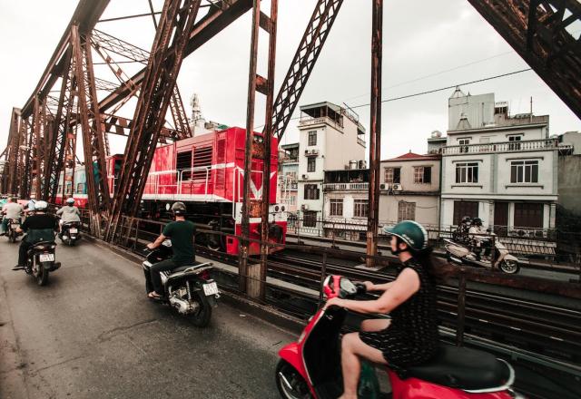 Pessoas em motocicletas