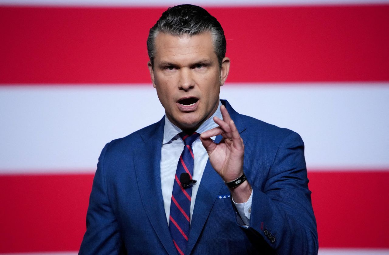 Secretário de Defesa dos EUA, Pete Hegseth, lançou operação a mando de Trump | Andrew Harnik/Pool via REUTERS