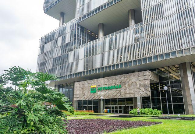 Petrobras confirma saída de Caio Paes e anuncia presidente interino Petrobras confirma saída de Caio Paes e anuncia presidente interino