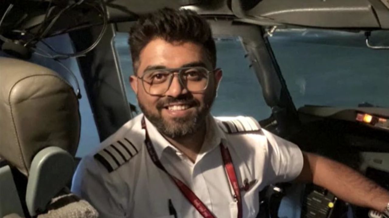 Piloto Smit Machchhar, da companhia aérea Flydubai | Reprodução/Reuters