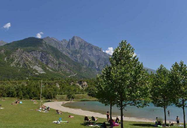 Piscinão dos Alpes