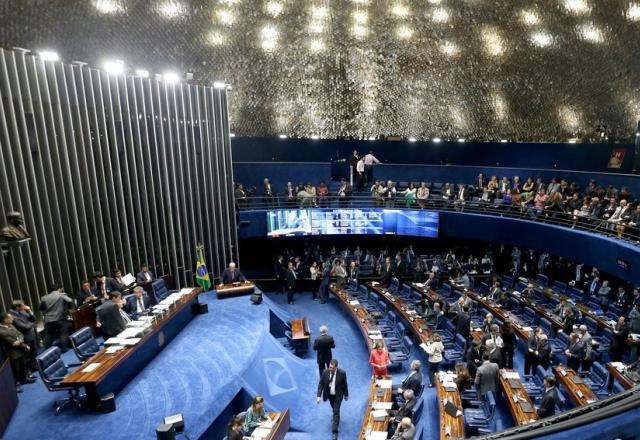 Senado aprova fim da 6x1 e redução da jornada 