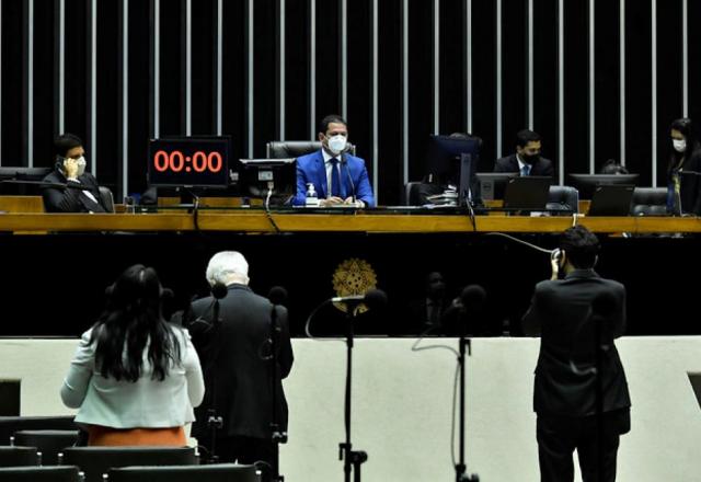 Câmara aprova projeto que resolve impasse do Orçamento